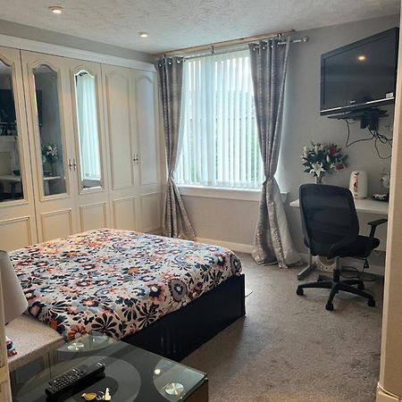 Room In A Home Эдинбург Экстерьер фото