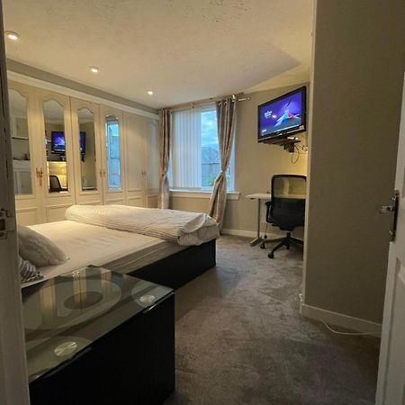 Room In A Home Эдинбург Экстерьер фото