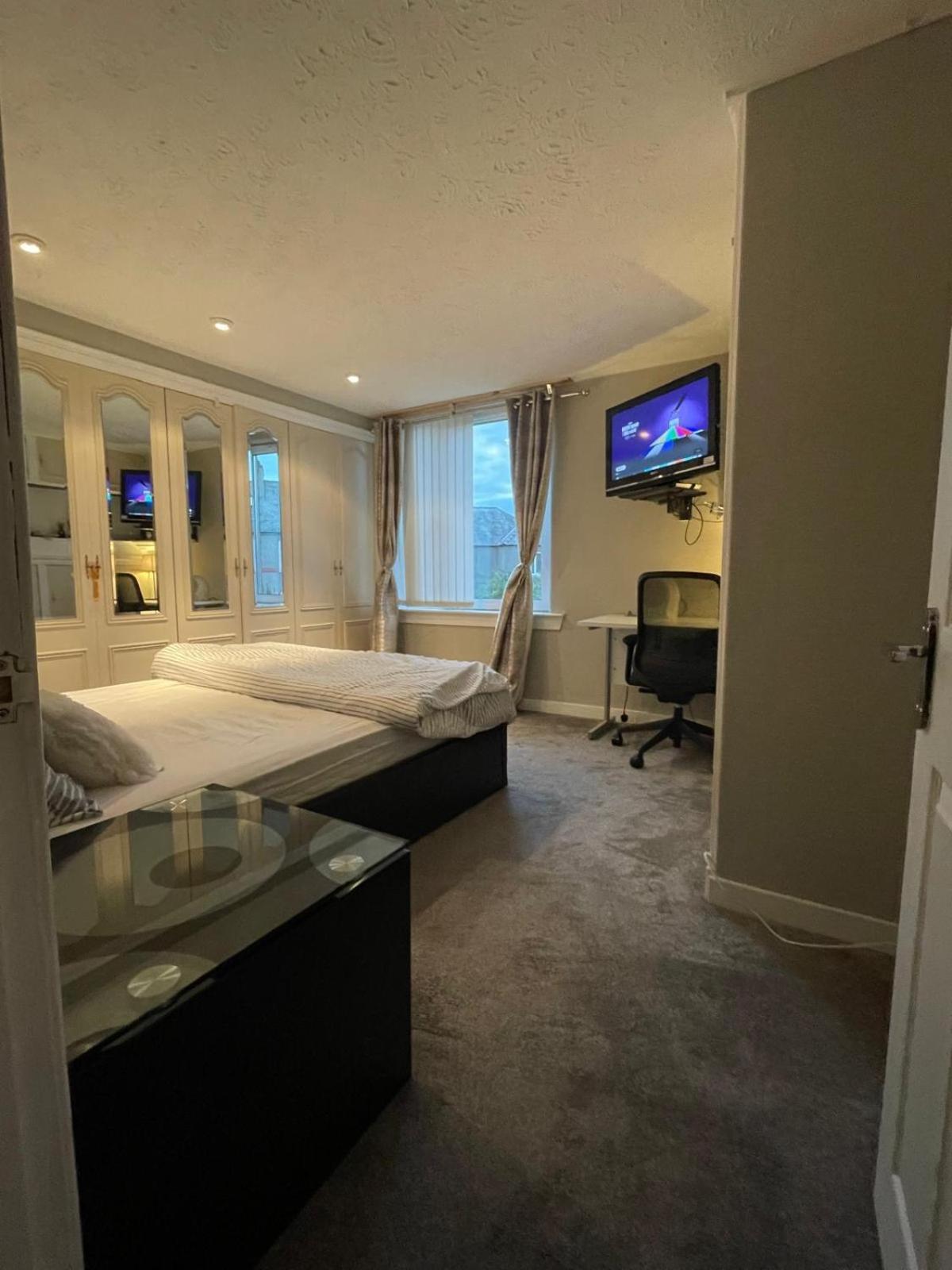 Room In A Home Эдинбург Экстерьер фото